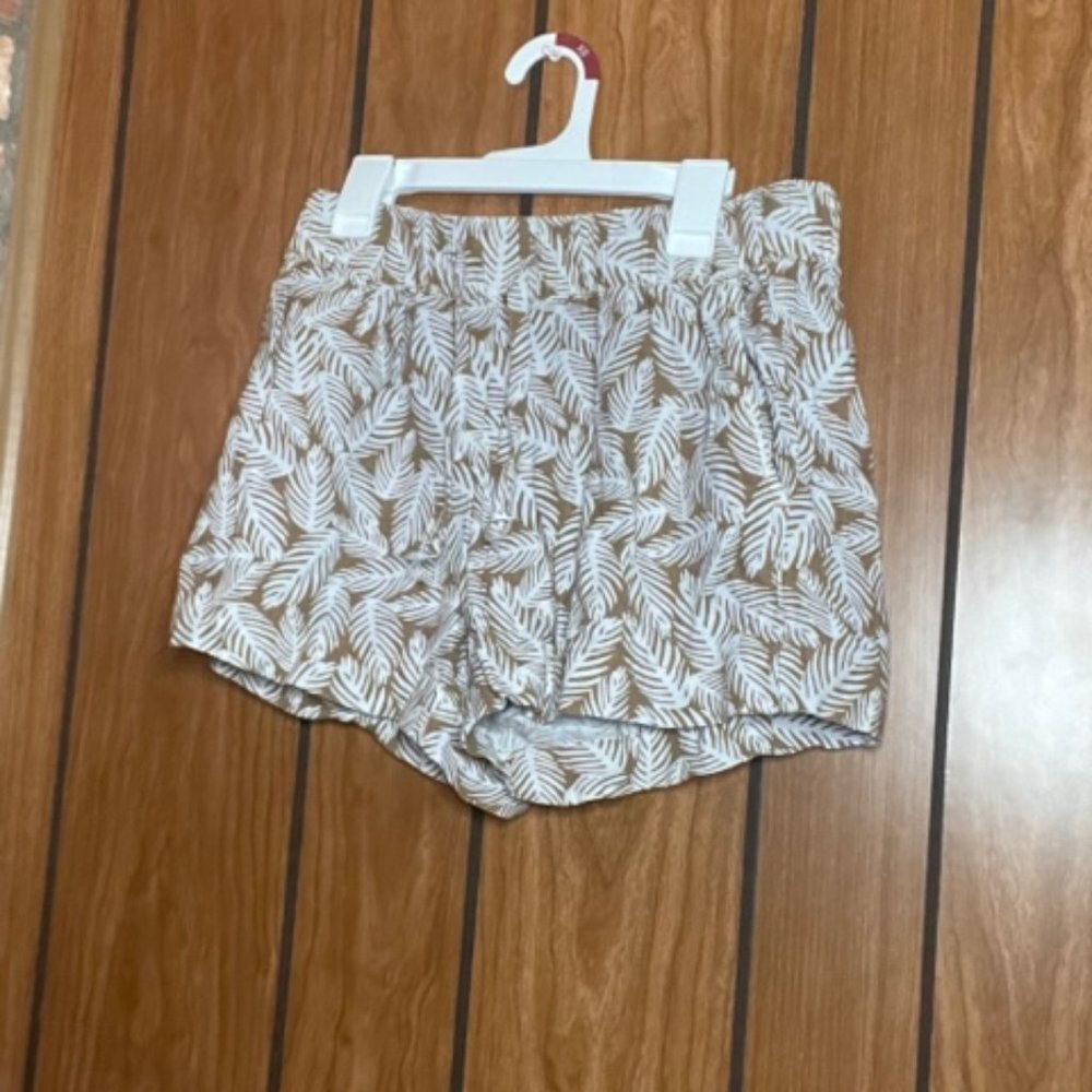leaf dress shorts